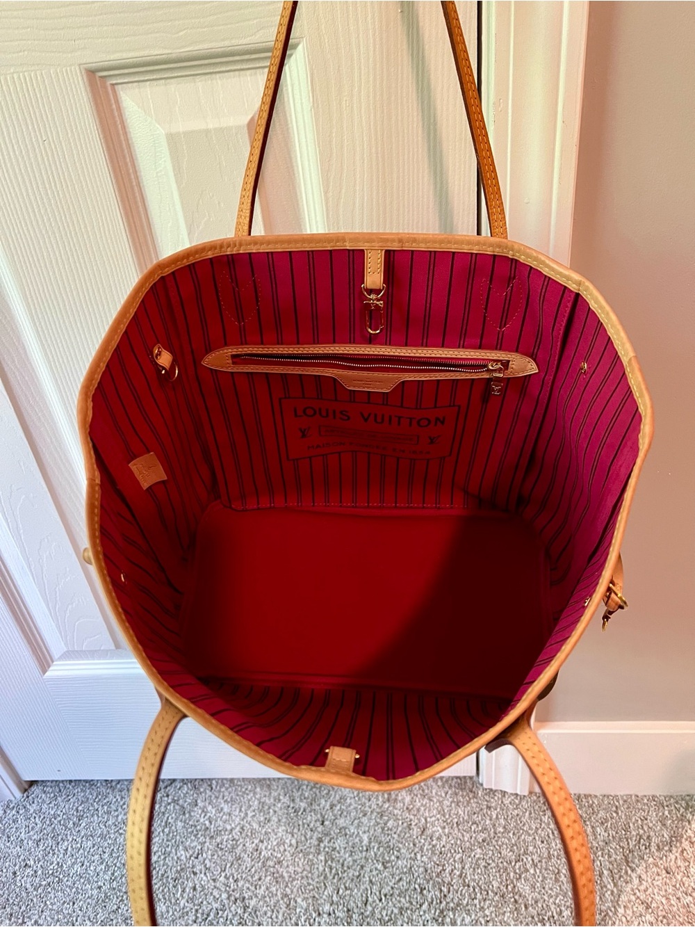 LOUIS VUITTON Neverfull MM Tote Bag Purse Monogram MSRP $2,170 Cherry Interior - Picture 6 of 17